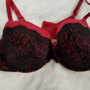 46 DDD red with black lace bra